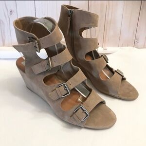 DV Faux Leather Wedge Sandals Size 6
